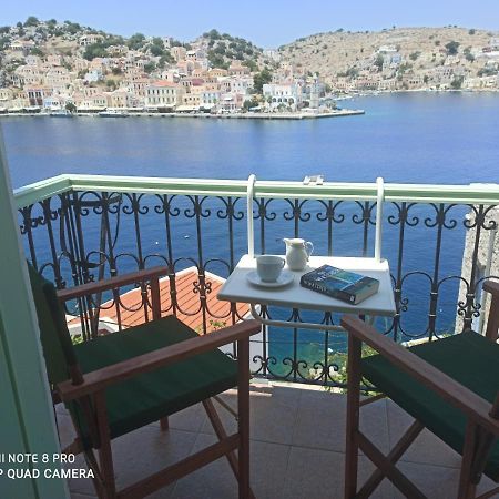 Maison d'hôtes Pitini à Symi Extérieur photo