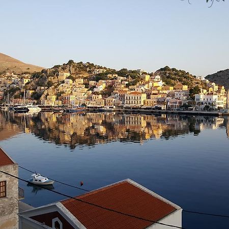 Maison d'hôtes Pitini à Symi Extérieur photo