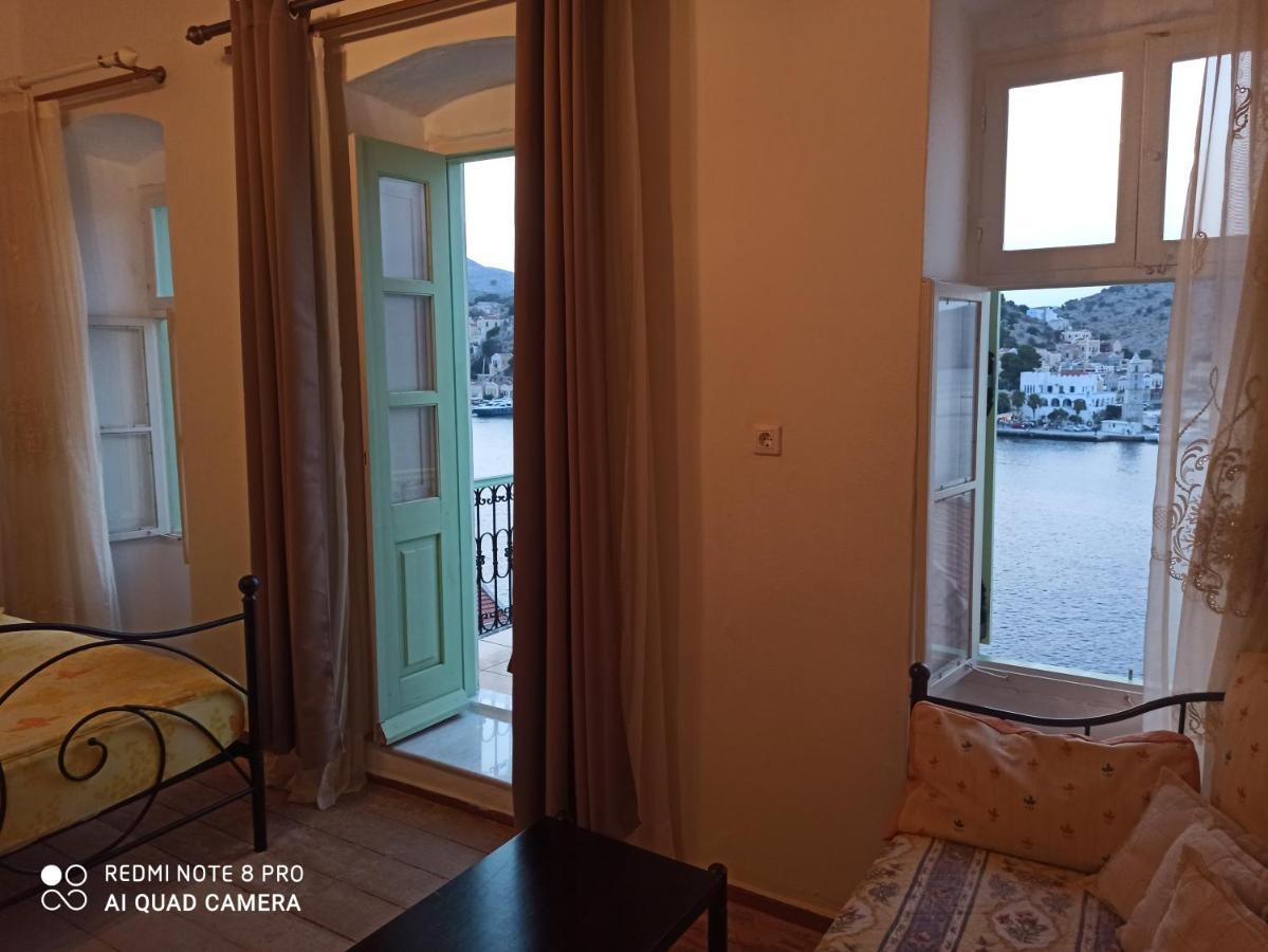 Maison d'hôtes Pitini à Symi Extérieur photo