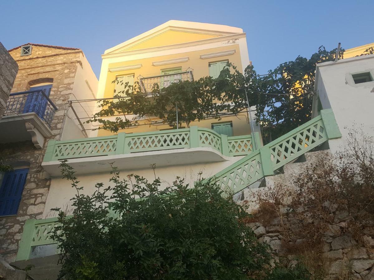 Maison d'hôtes Pitini à Symi Extérieur photo