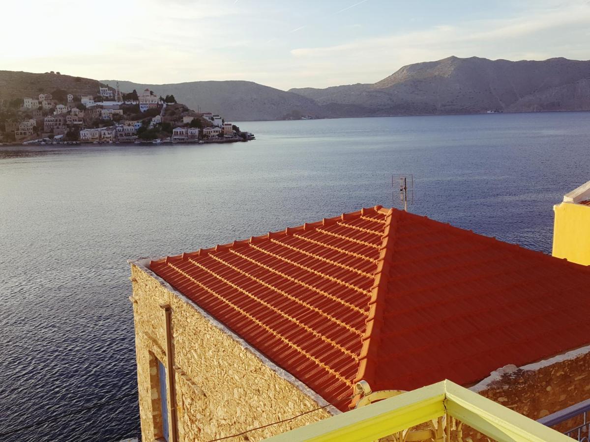 Maison d'hôtes Pitini à Symi Extérieur photo